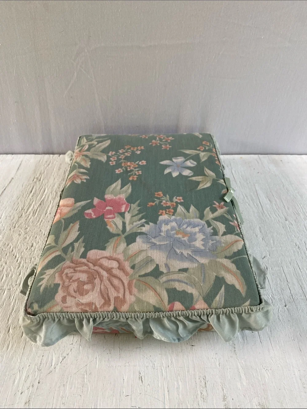 Floral Mint Green Rectangular Jewelry scalloped Case